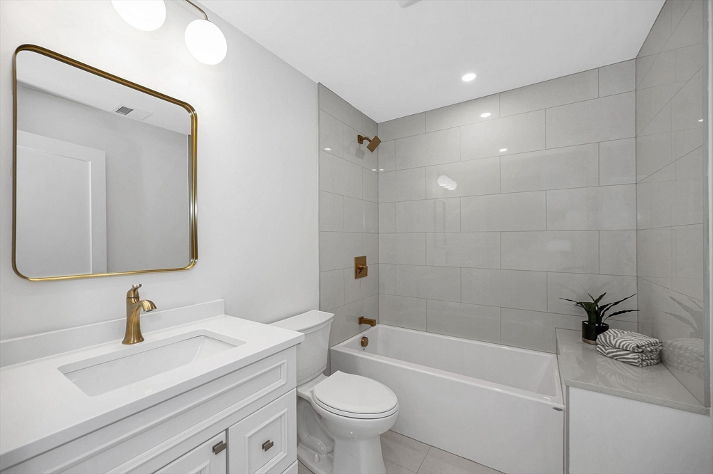 13 Chestnut St #1 Wakefield, MA 01880