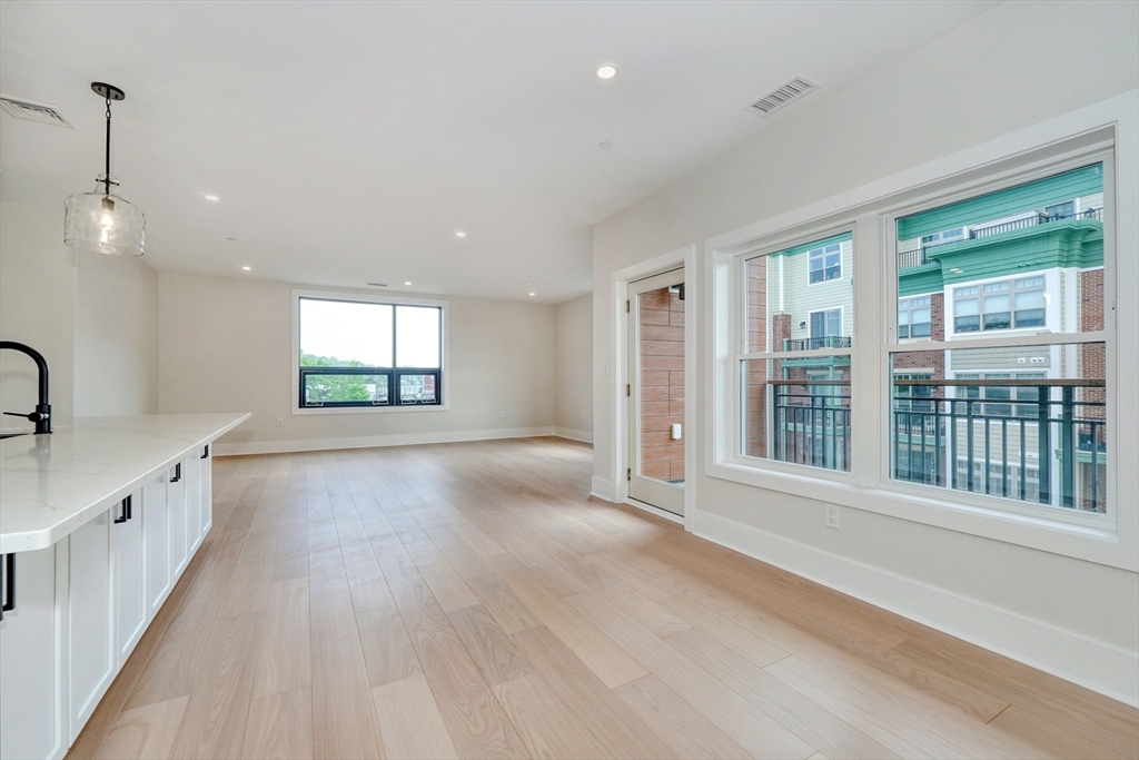 62 Foundry St #305 Wakefield, MA 01880