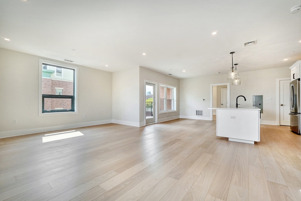 62 Foundry St #305 Wakefield, MA 01880