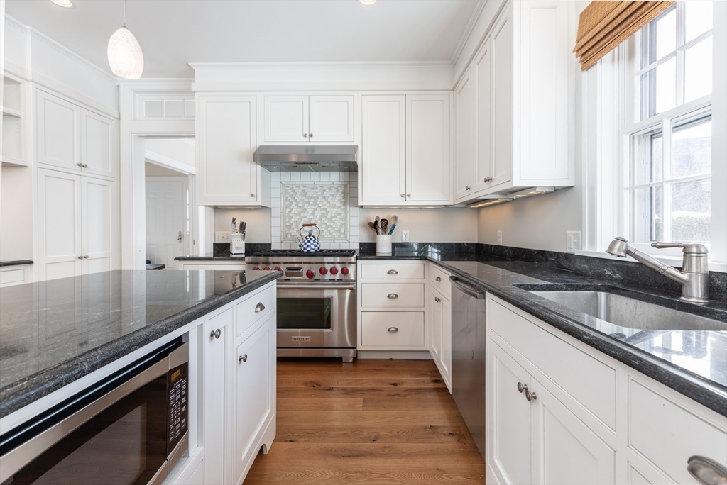 3 Dolphin Ct Nantucket, MA 02554