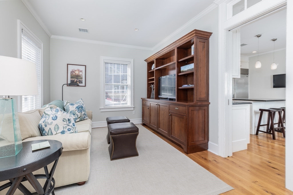 3 Dolphin Ct Nantucket, MA 02554