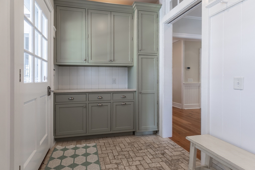 3 Dolphin Ct Nantucket, MA 02554