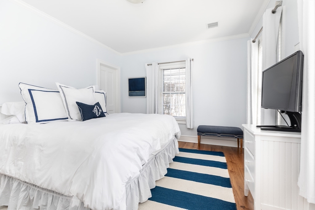 3 Dolphin Ct Nantucket, MA 02554