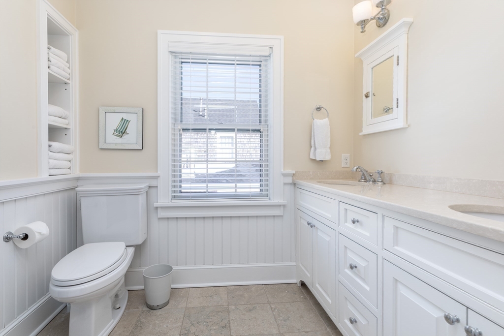 3 Dolphin Ct Nantucket, MA 02554