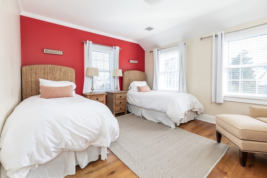 3 Dolphin Ct Nantucket, MA 02554