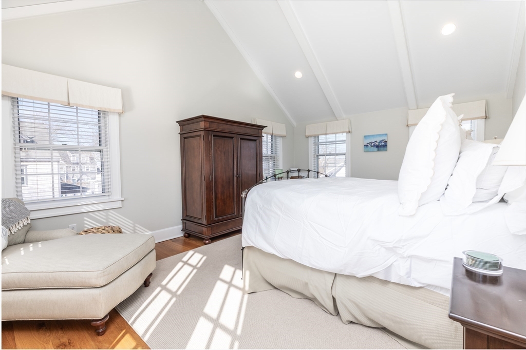 3 Dolphin Ct Nantucket, MA 02554