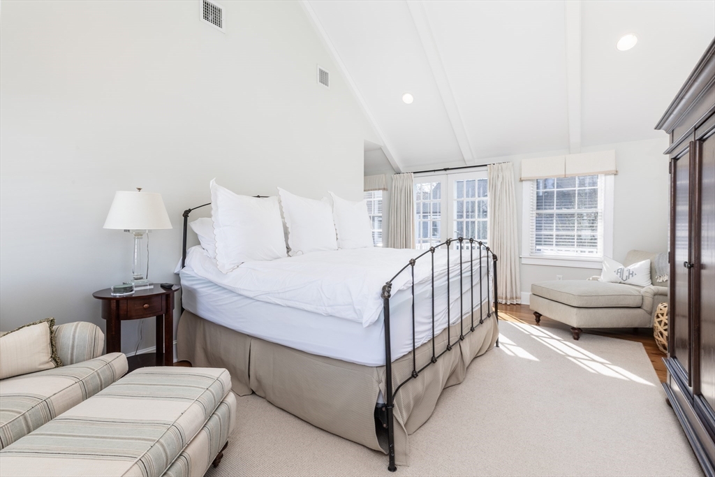 3 Dolphin Ct Nantucket, MA 02554