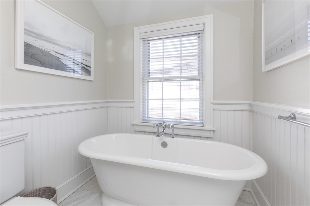 3 Dolphin Ct Nantucket, MA 02554