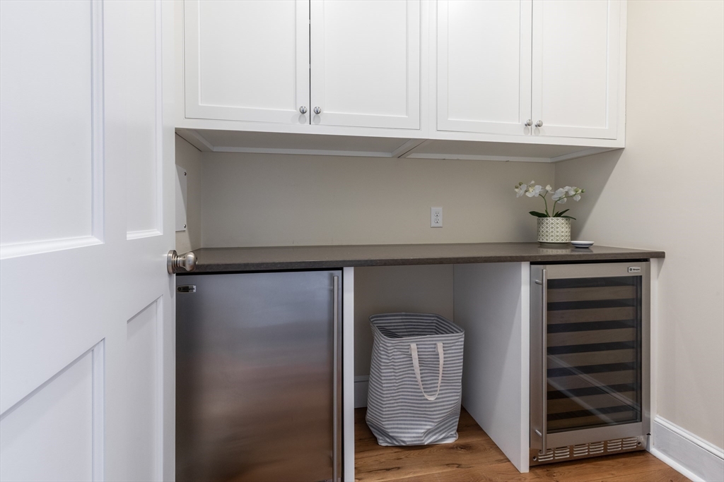 3 Dolphin Ct Nantucket, MA 02554