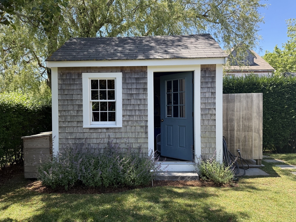 3 Dolphin Ct Nantucket, MA 02554