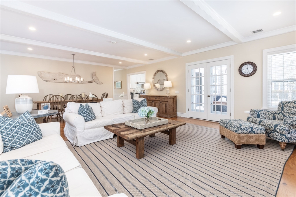 3 Dolphin Ct Nantucket, MA 02554