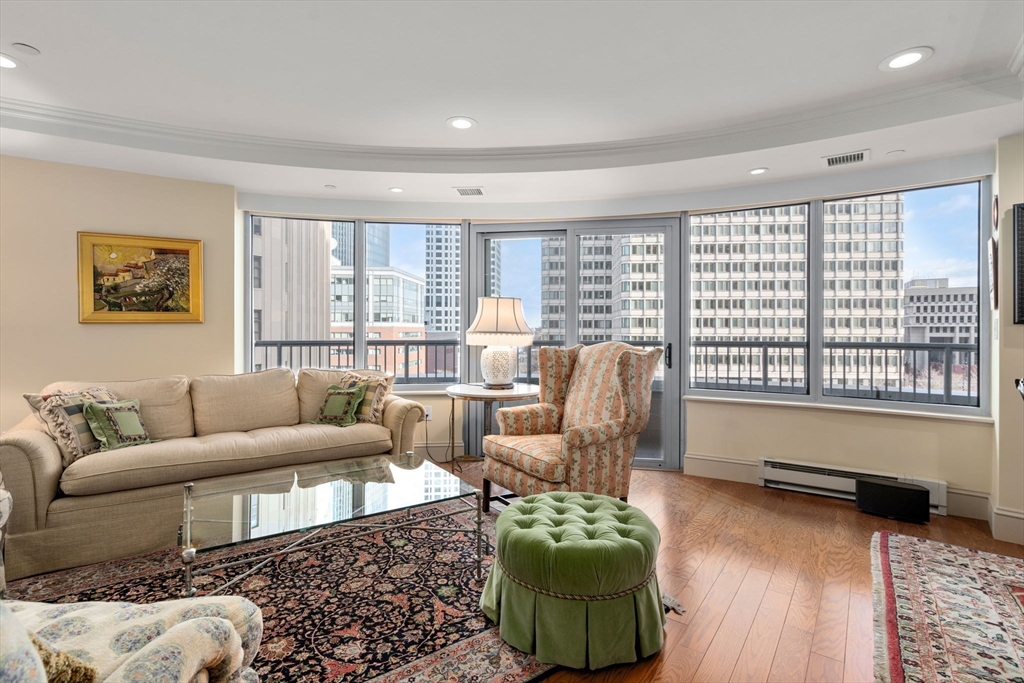 10 Bowdoin St #516