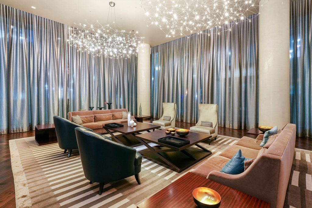 1 Franklin St #5002 Boston, MA 02110