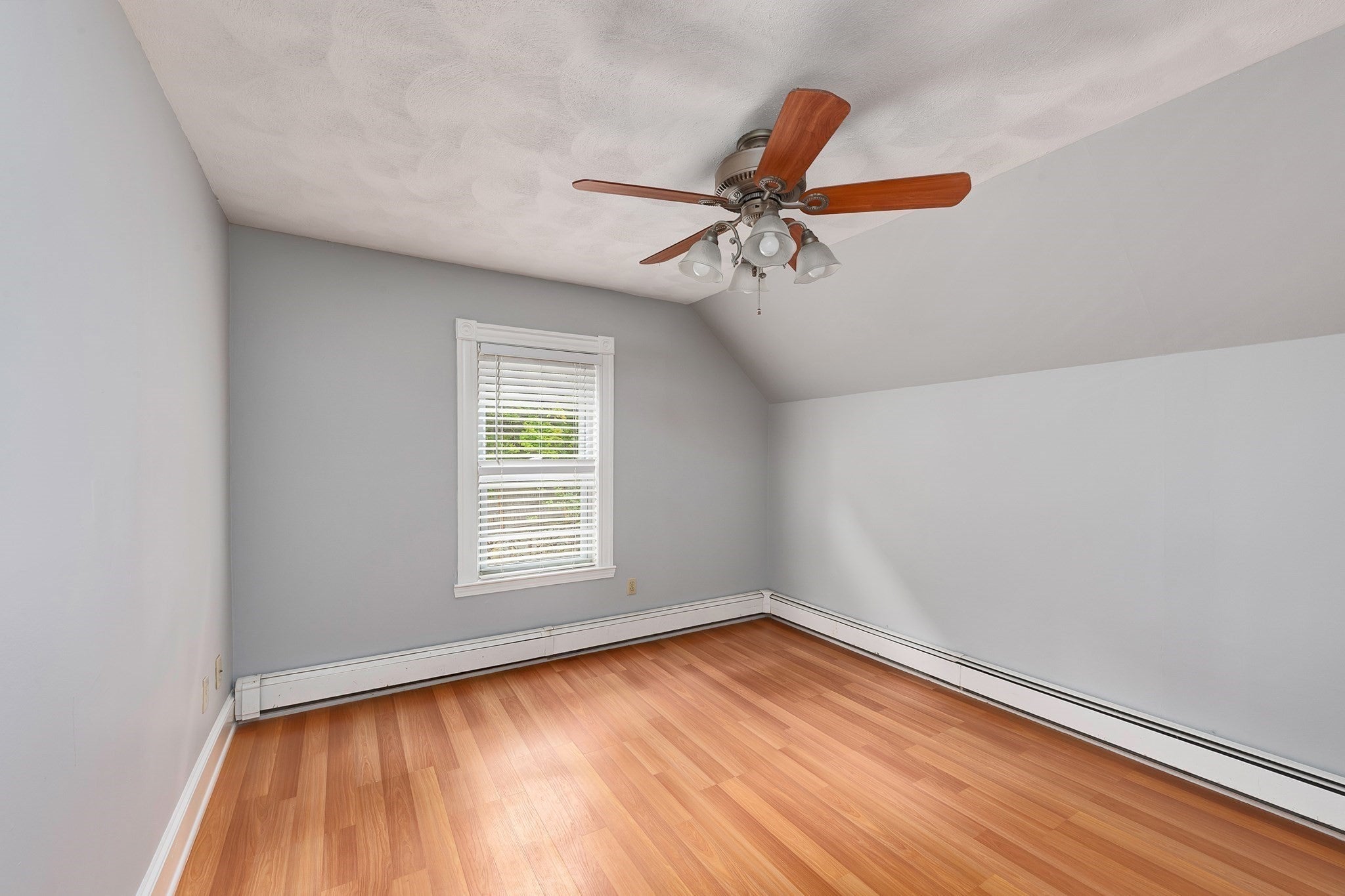8 Birch Hl Ave Wakefield, MA 01880