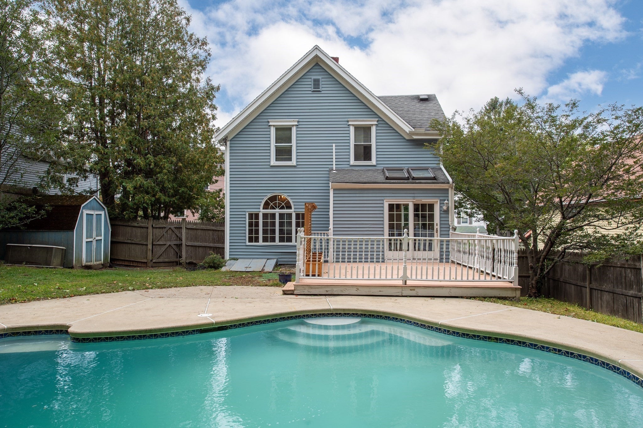 8 Birch Hl Ave Wakefield, MA 01880