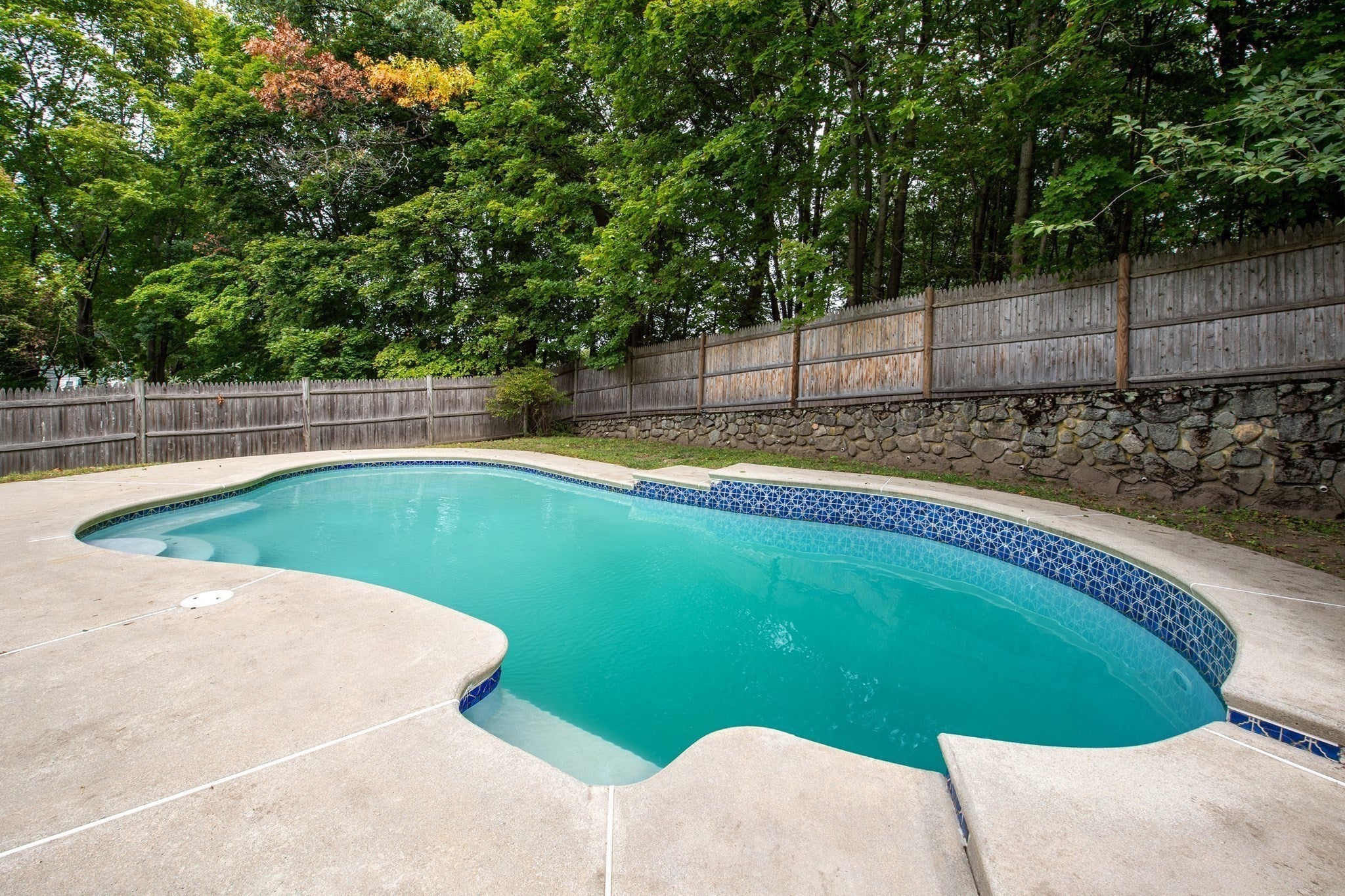 8 Birch Hl Ave Wakefield, MA 01880