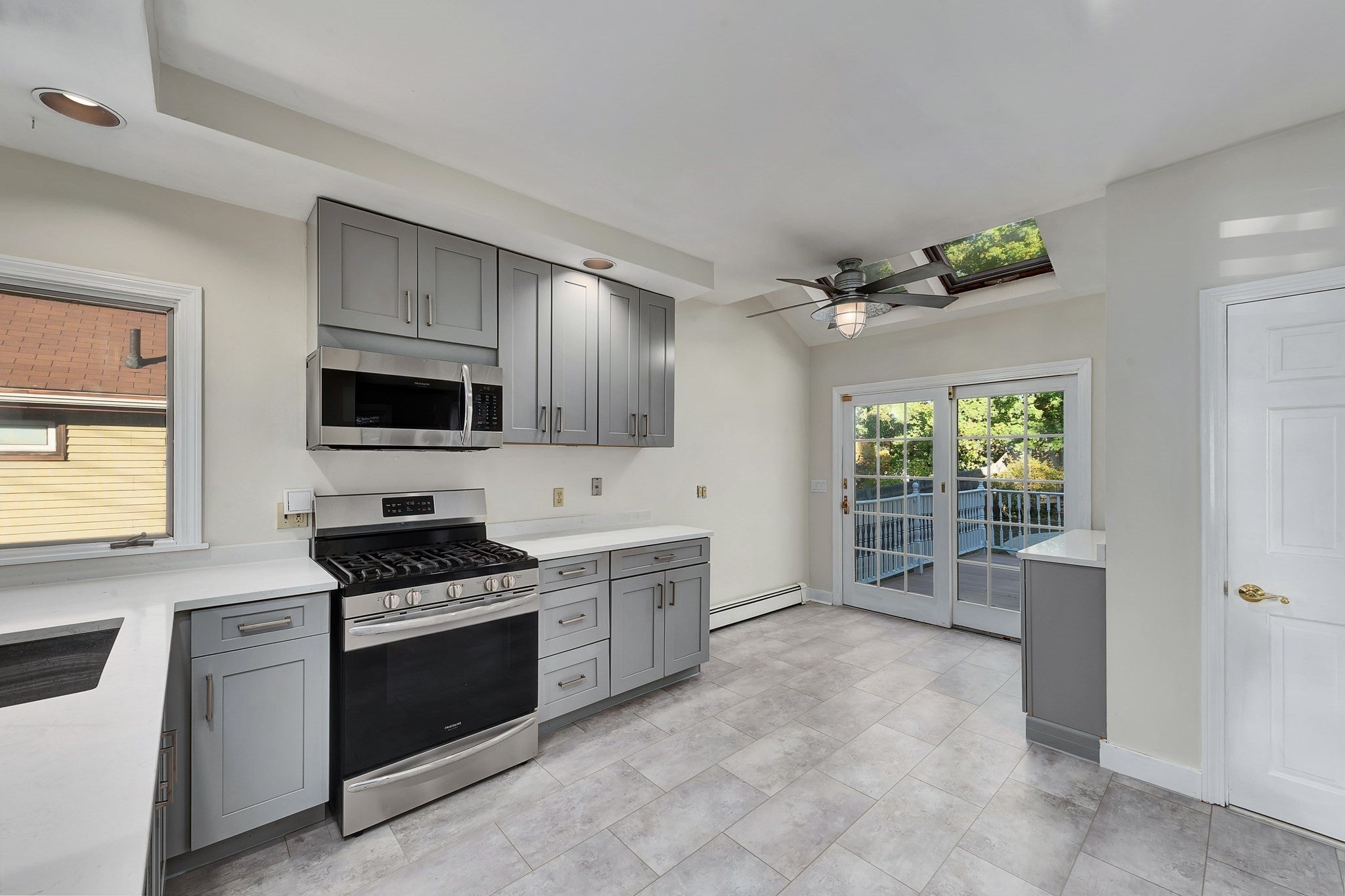 8 Birch Hl Ave Wakefield, MA 01880