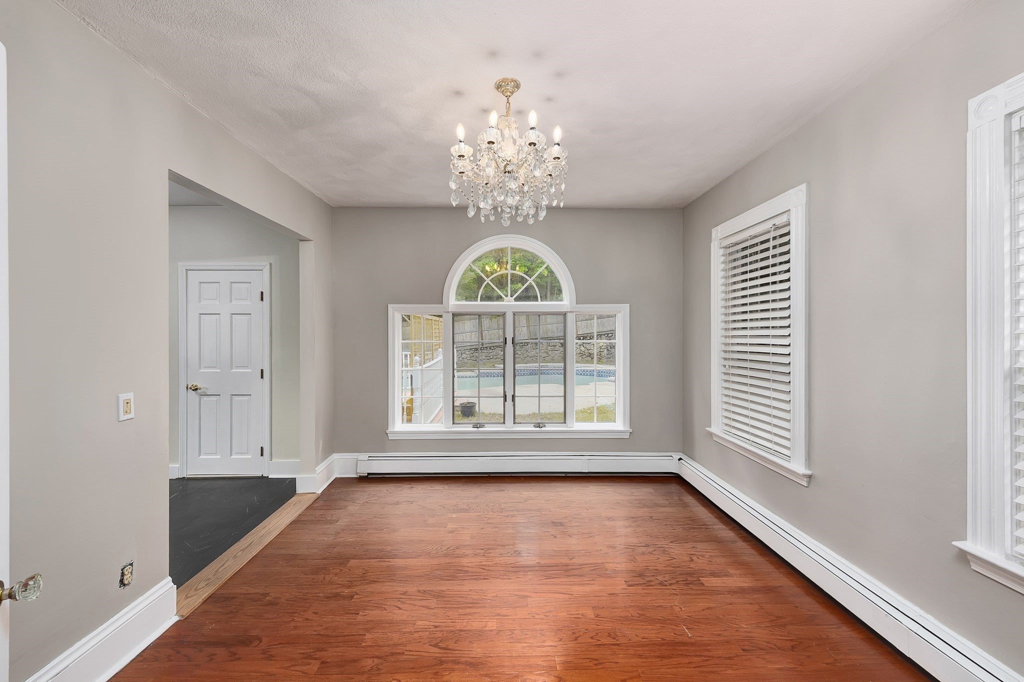 8 Birch Hl Ave Wakefield, MA 01880