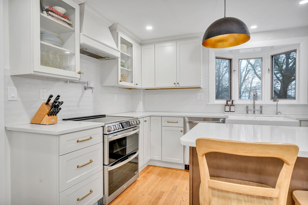 17 Wakefield St Reading, MA 01867