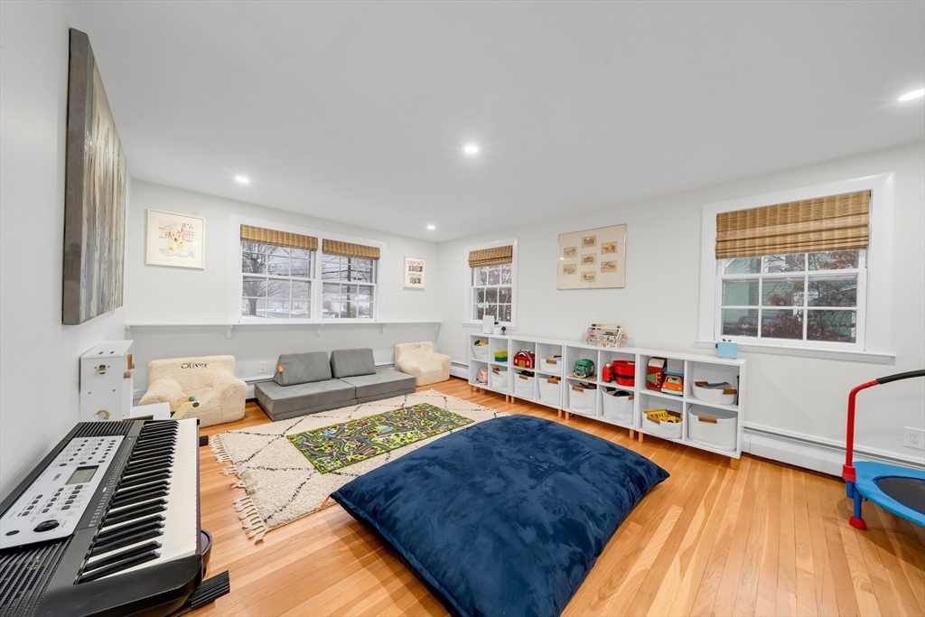 17 Wakefield St Reading, MA 01867