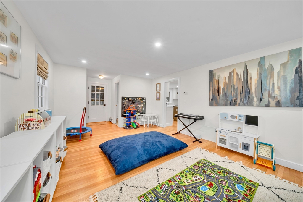 17 Wakefield St Reading, MA 01867