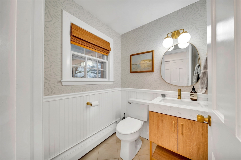 17 Wakefield St Reading, MA 01867