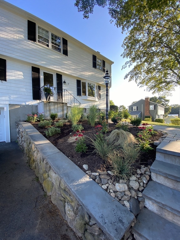 17 Wakefield St Reading, MA 01867