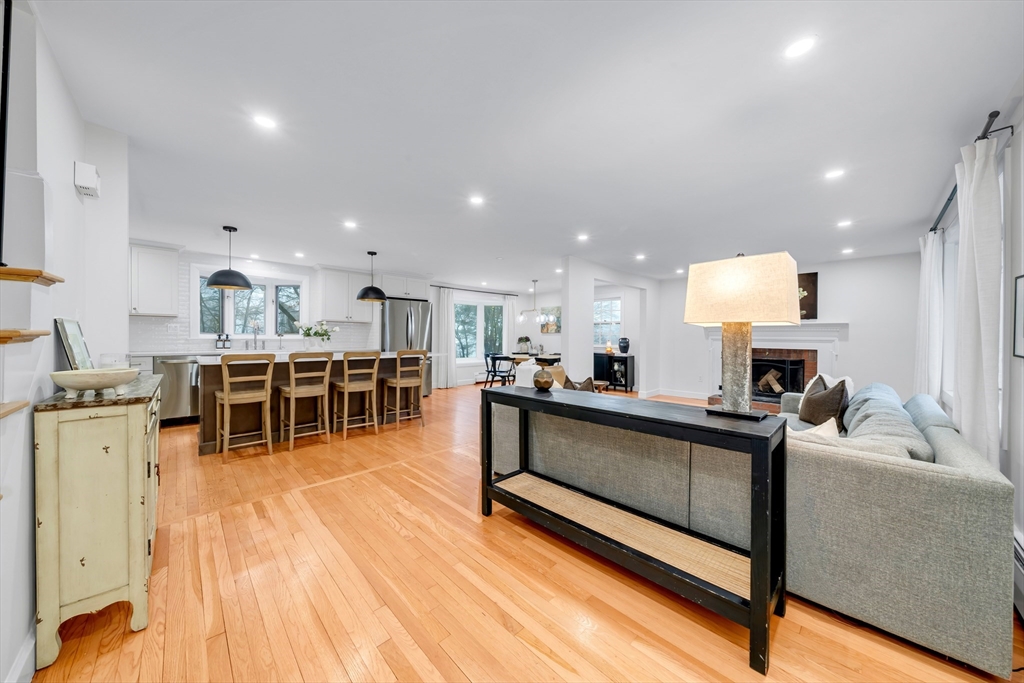 17 Wakefield St Reading, MA 01867