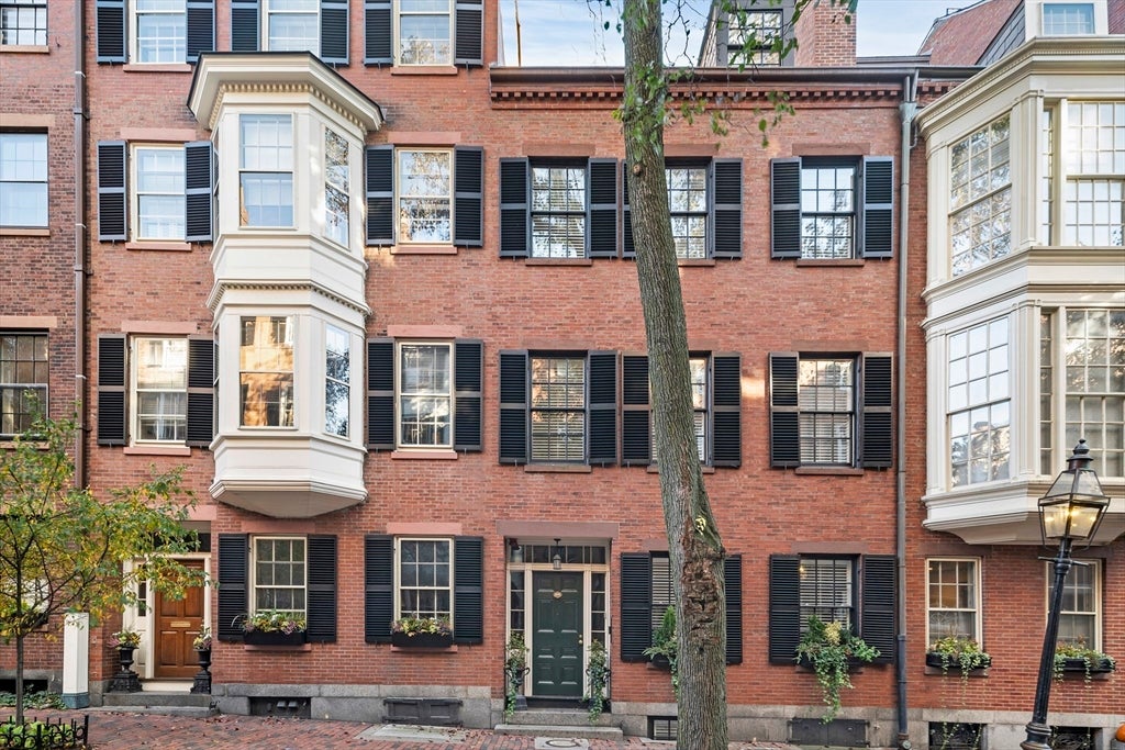 54 Pinckney St Boston, MA 02114
