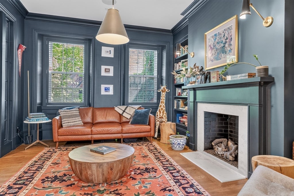 54 Pinckney St Boston, MA 02114