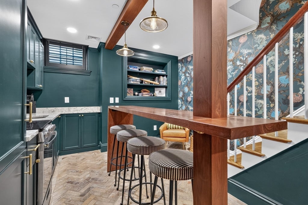 54 Pinckney St Boston, MA 02114