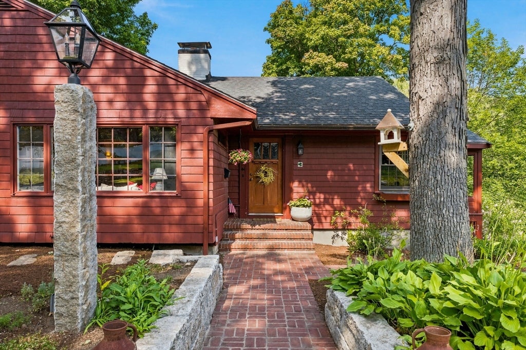 41 Brk St Wakefield, MA 01880