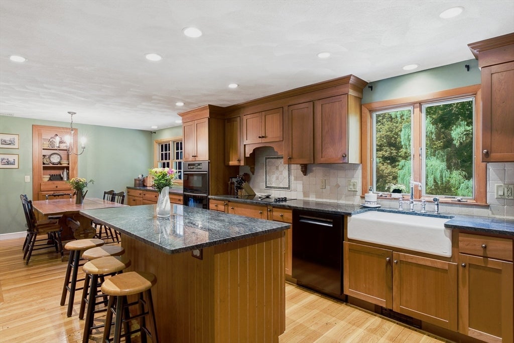 41 Brk St Wakefield, MA 01880