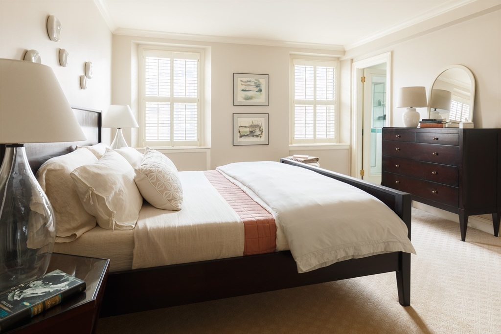 172 Beacon St #4 Boston, MA 02116