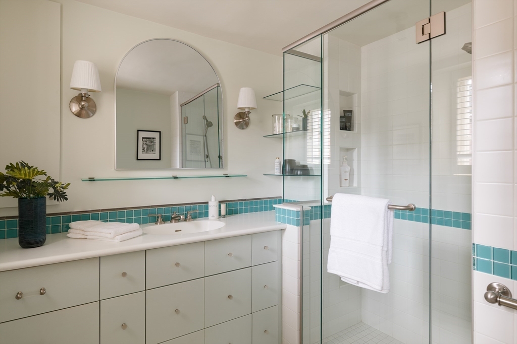 172 Beacon St #4 Boston, MA 02116