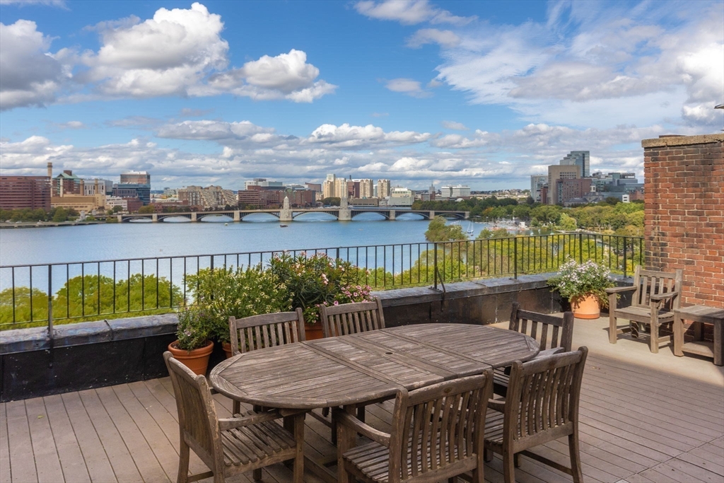 172 Beacon St #4 Boston, MA 02116