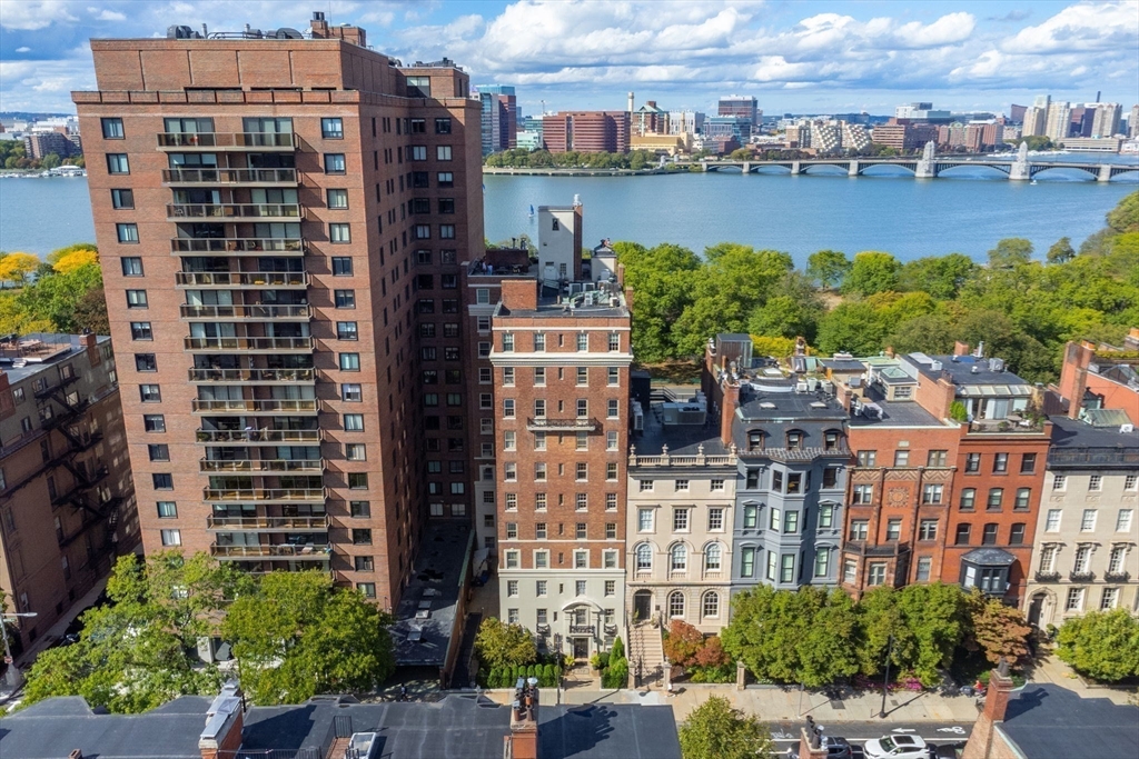 172 Beacon St #4 Boston, MA 02116