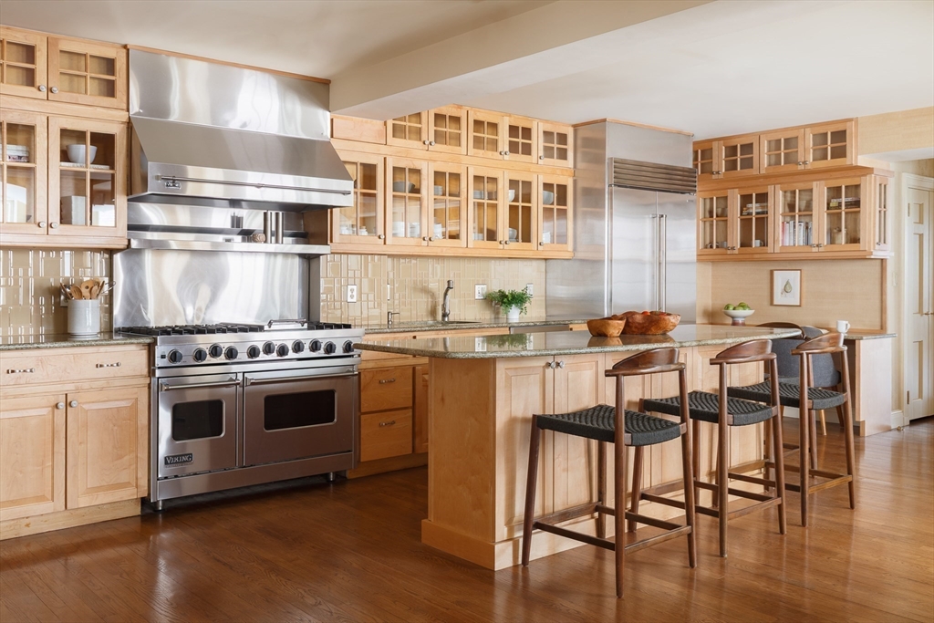 172 Beacon St #4 Boston, MA 02116