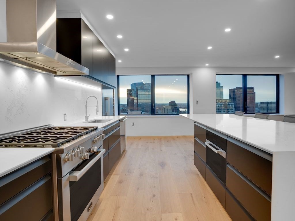 65 East India Row #Penthouse B Boston, MA 02110