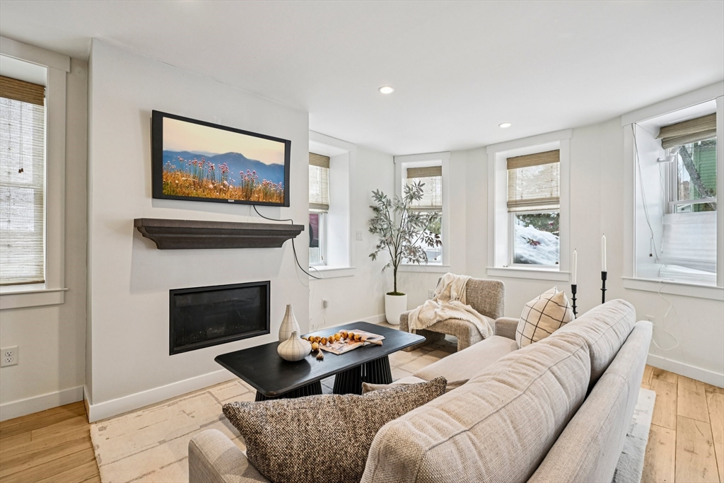 10 Wakefield Ave #B Wakefield, MA 01880