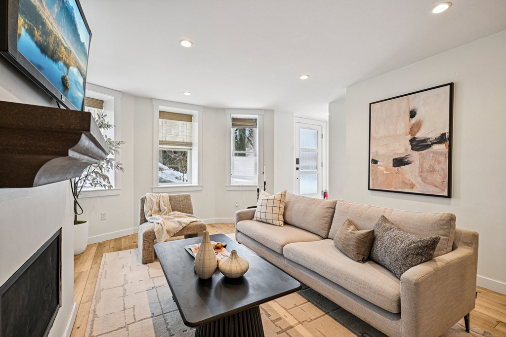 10 Wakefield Ave #B Wakefield, MA 01880