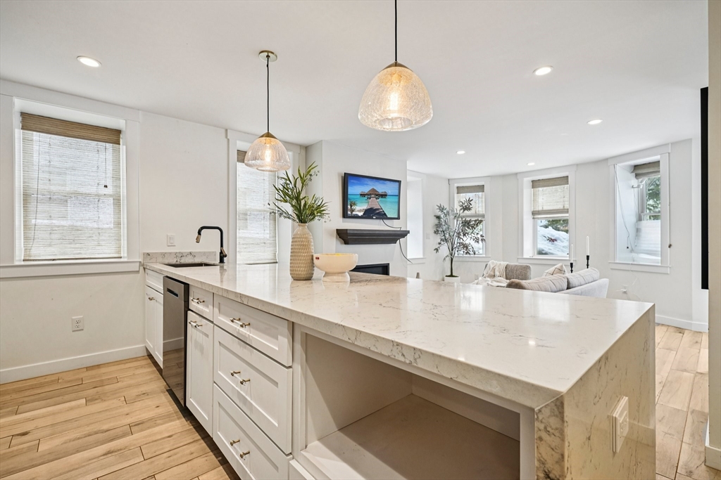 10 Wakefield Ave #B Wakefield, MA 01880