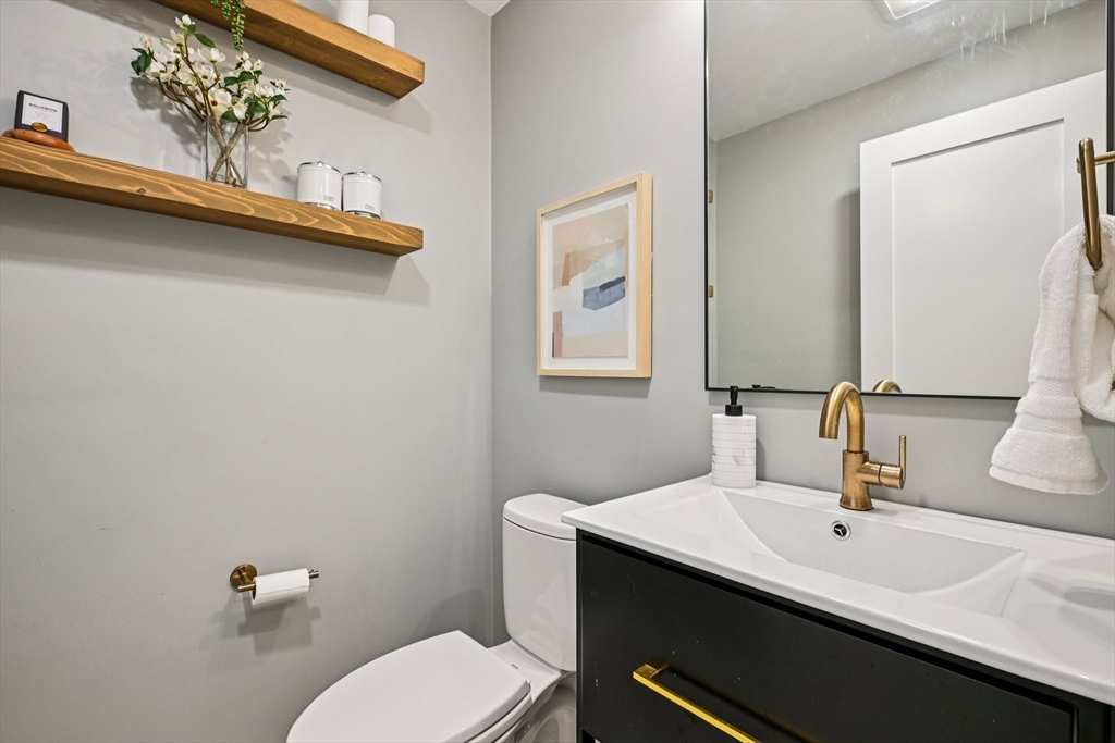 10 Wakefield Ave #B Wakefield, MA 01880