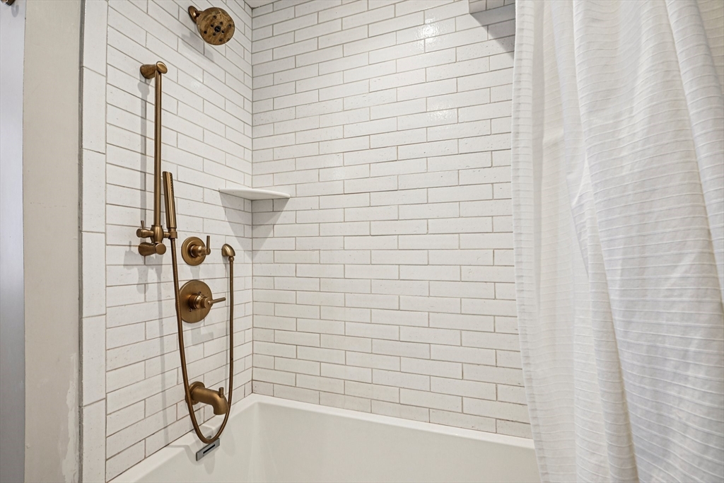 10 Wakefield Ave #B Wakefield, MA 01880