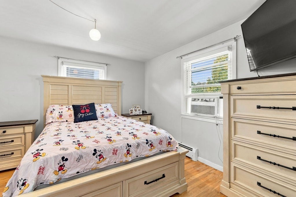 24 Vincenzo Dr West Warwick, RI 02893