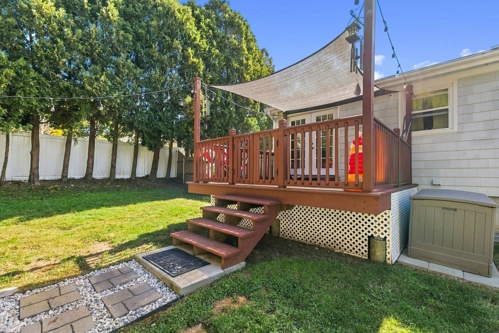 24 Vincenzo Dr West Warwick, RI 02893