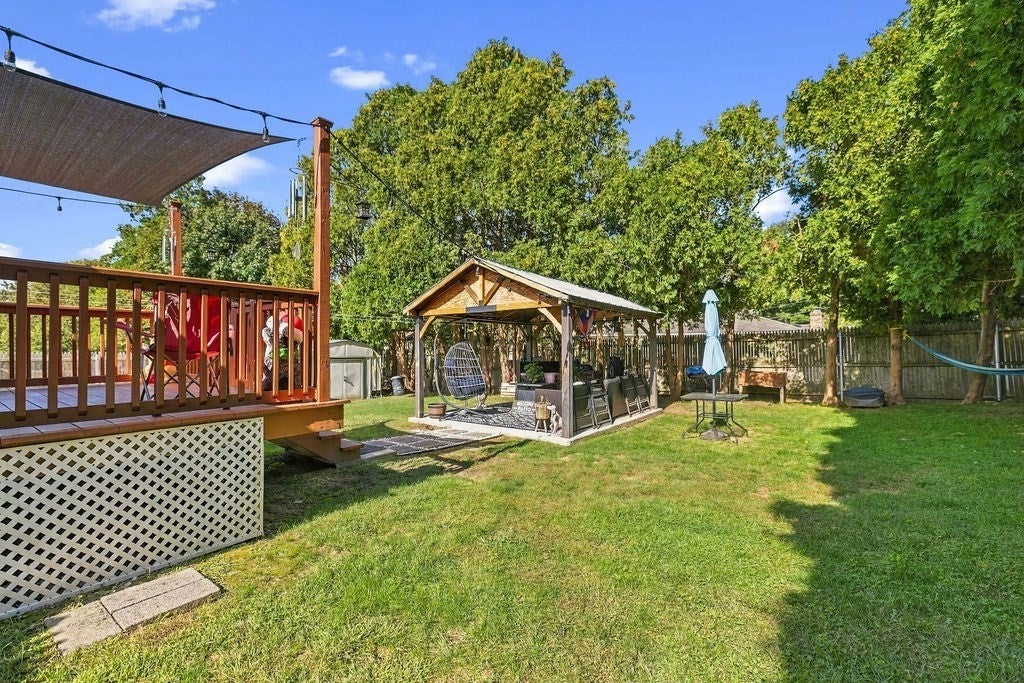 24 Vincenzo Dr West Warwick, RI 02893