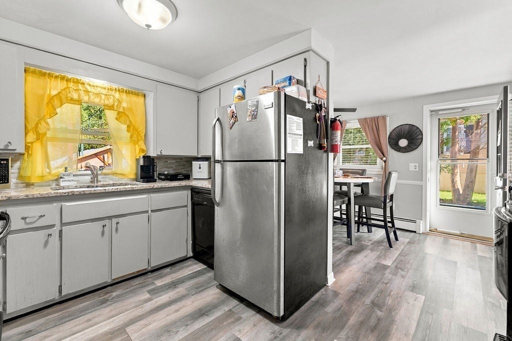 24 Vincenzo Dr West Warwick, RI 02893