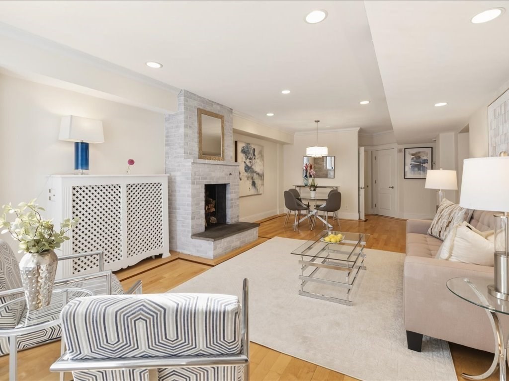 298 Marlborough St #1