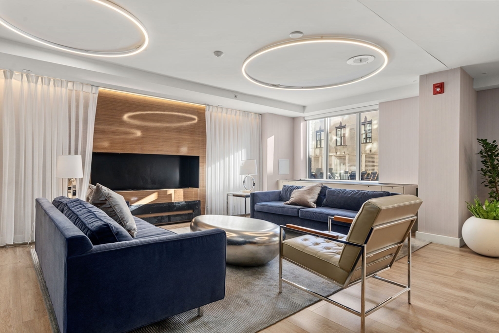 151 Tremont St #10S Boston, MA 02111